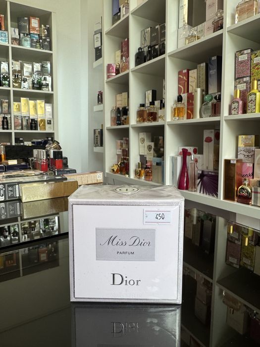DIOR Miss Dior Parfum 50ml - Ediție limitată cu note florale intense, fructate și lemnoase. Nou, sigilat, 100% original, posibilitate verif in pers