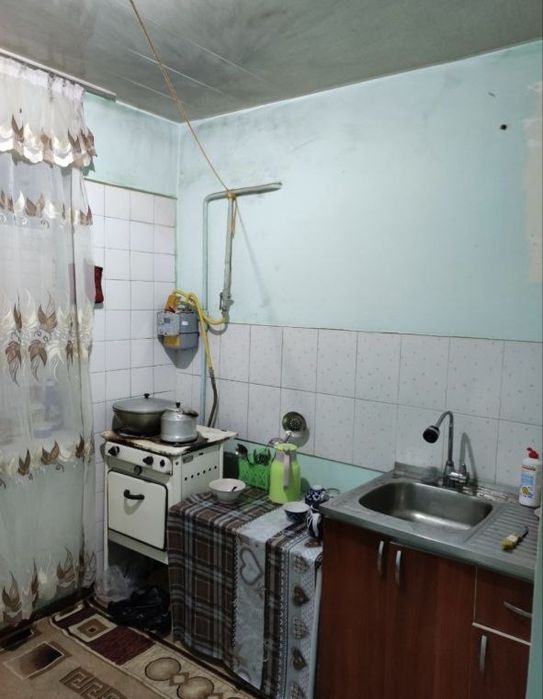 Продаётся 1 ком 1 микрорайон