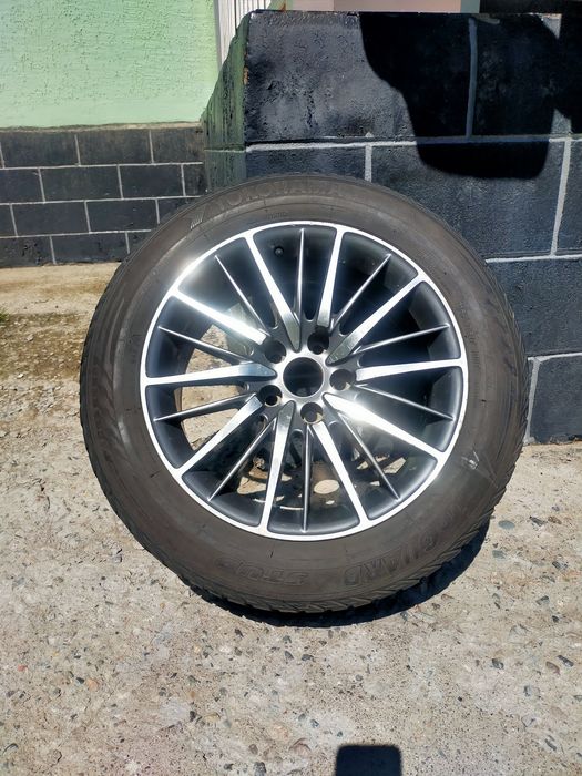 215/60R17 в хорошем состоянии