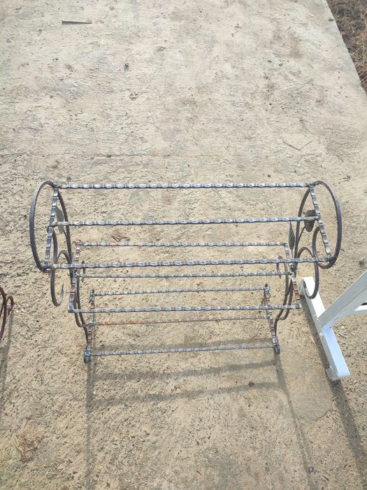 Oyoq kiyim quyadiganlar bor narxi 270000 oladiganlar tel qilsin