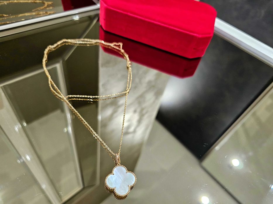 Van Cleef & Arpels VCA Rose Mother Long Magic Alhambra Дамско Колие