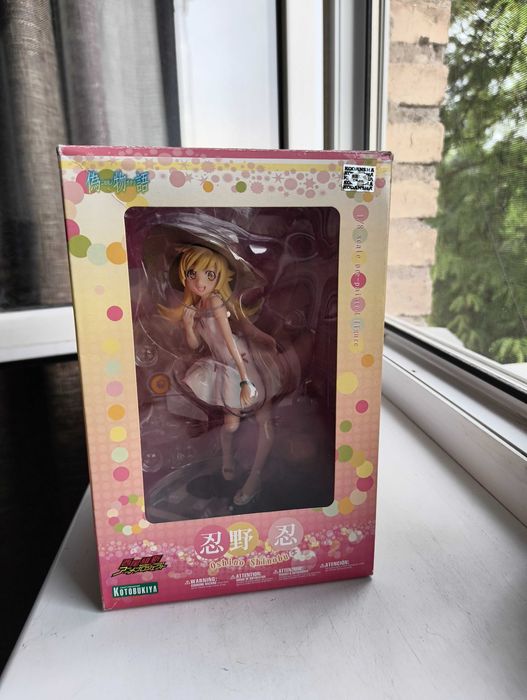 Коллекционная аниме фигурка Ошино Шинобу