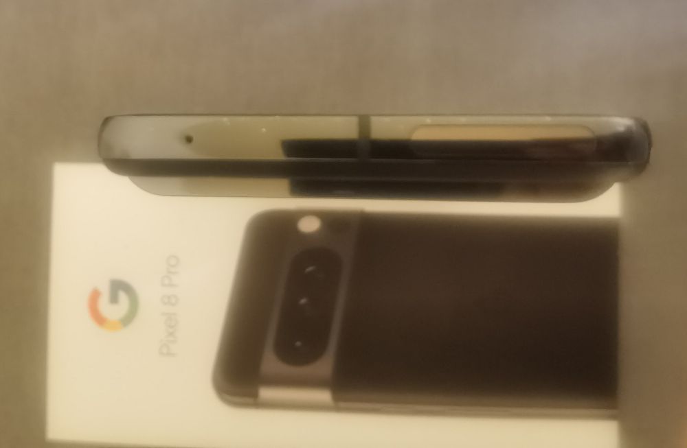 Google Pixel 8 Pro 
Memorie: 256GB
Ram: 12GB
Liber de rețea
Culoare: O