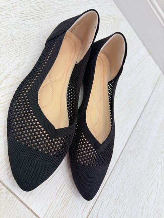 Женская обувь кроссовки и балетки