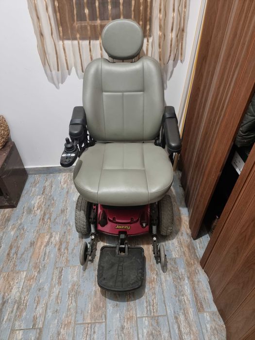 Cărucior electric Jazzy Pride