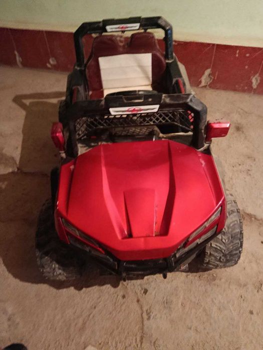 Игрушечная машына продаётся