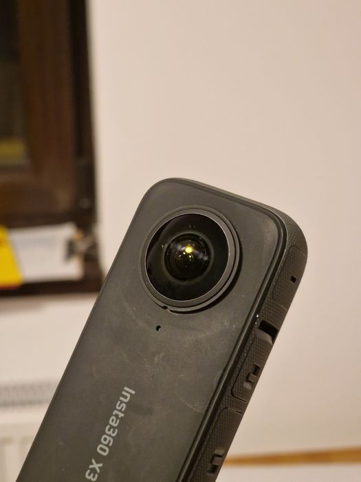Camera video acțiune INSTA 360 X3 cu accesorii