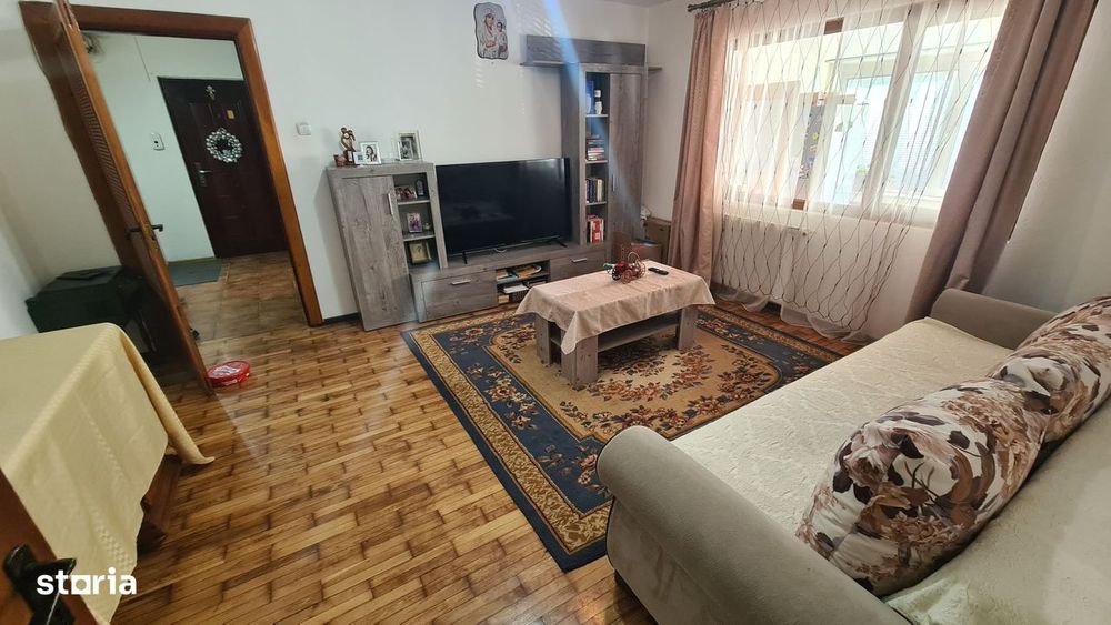 Apartament cu 2 camere de vânzare în Curtea de Argeș.