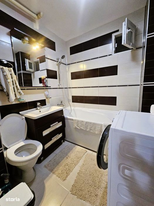 Apart. 4 Camere de Vânzare – Cart. E3, Etaj 3/4, Mobilat și Utilat