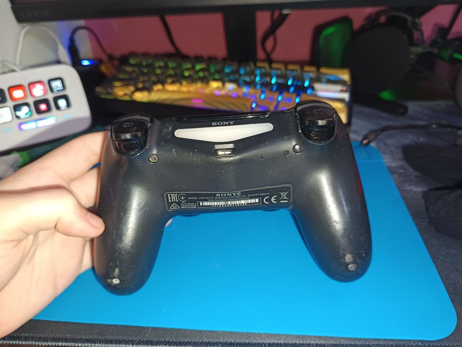 Джойстик за ps4 работи само е изпускан