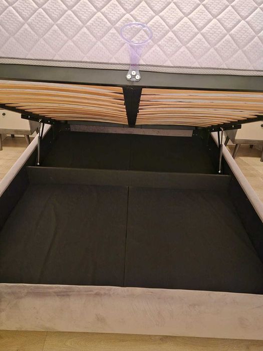 Pat tapitat nou 160x200 + saltea Mobexpert