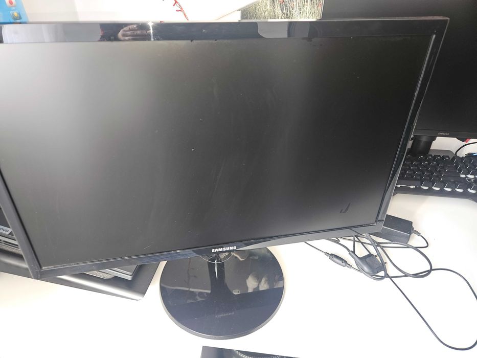 Monitor Samsung 22” – Full HD – HDMI – stare foarte bună