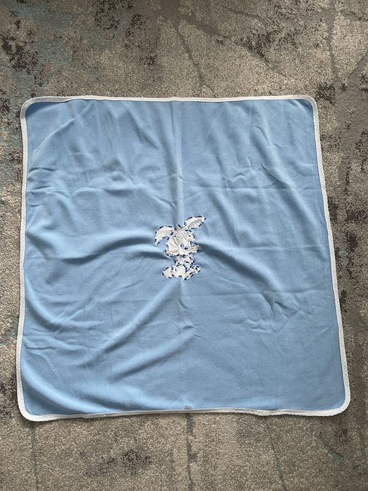 Бебешки одела и пелини