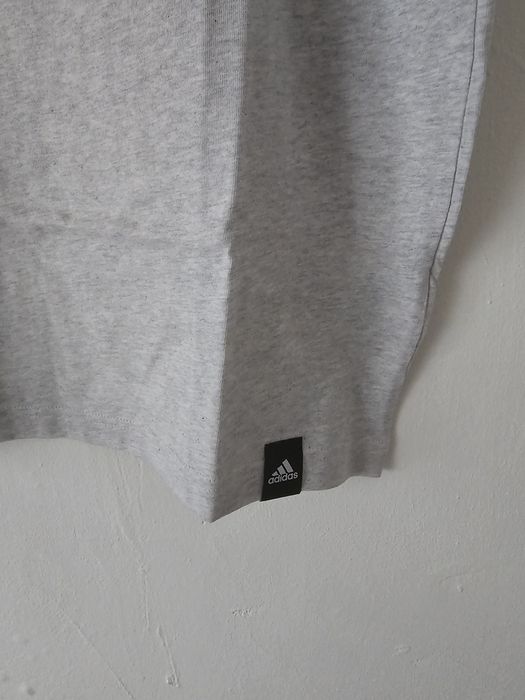 Нова с етикет мъжка тениска Adidas, размер М