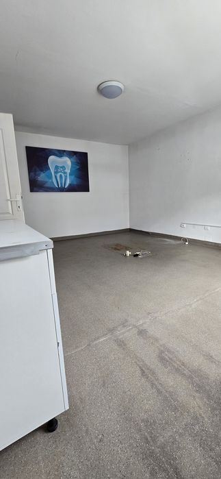 Dau in chirie spatiu comercial