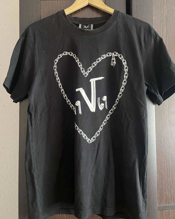 Vand tricouri 19V69 Versace Italia