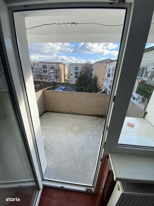 Apartament 3 camere de vanzare , Independetei M17 , et.4 , 72.900 euro