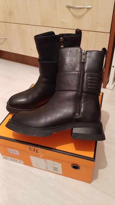 Продам сапоги и полусапожки.