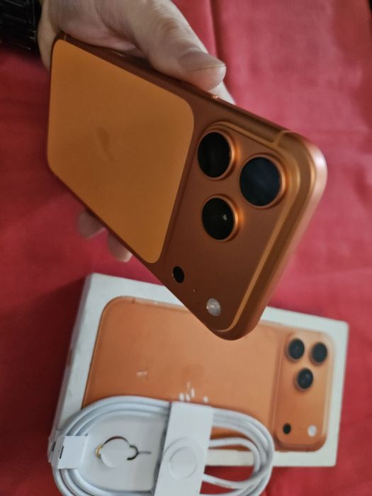 -Iphone 17Pro Max Nou 256Gb 12Ram Nefolosit Orange Bat: 100% 16 cicluri incarcare cutia completa poze reale