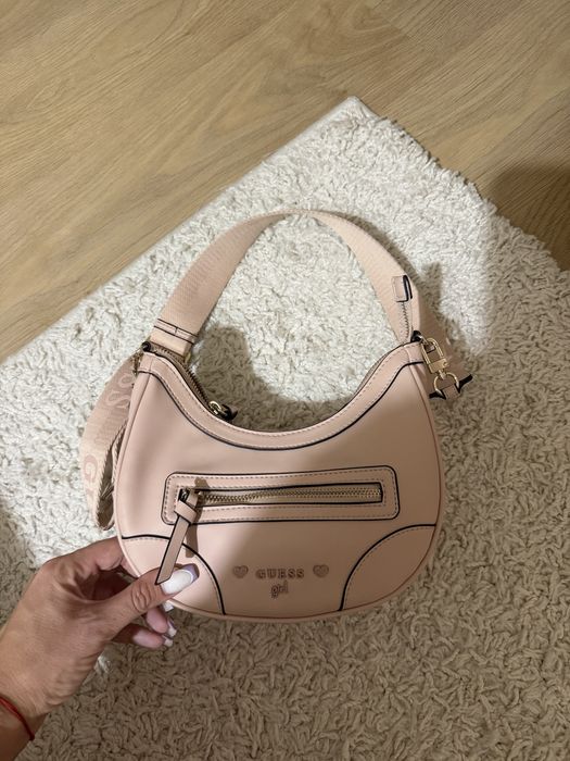 Оригинална чанта Guess