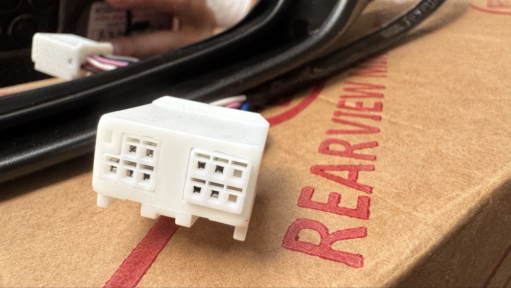 Зеркало камри 50