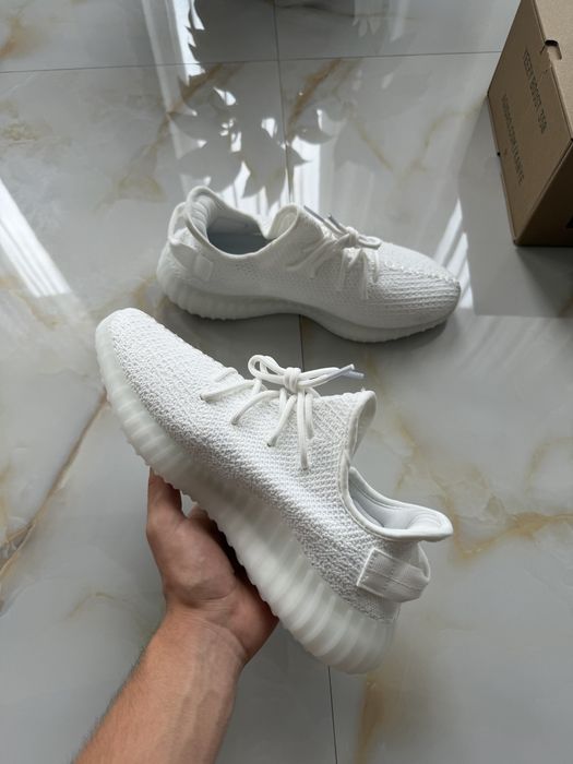 Adidadi Yezzy 350 V2