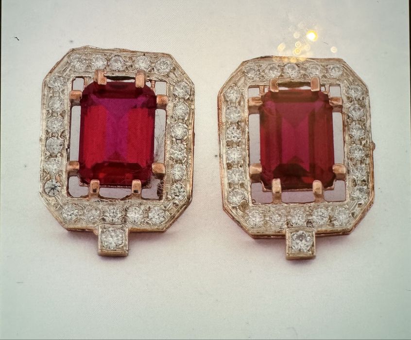 2 perechi Cercei eleganți stil Art Deco – Aur Roz 9K & , Smaralde (3.80 ct) și Diamante (0.28 ct)