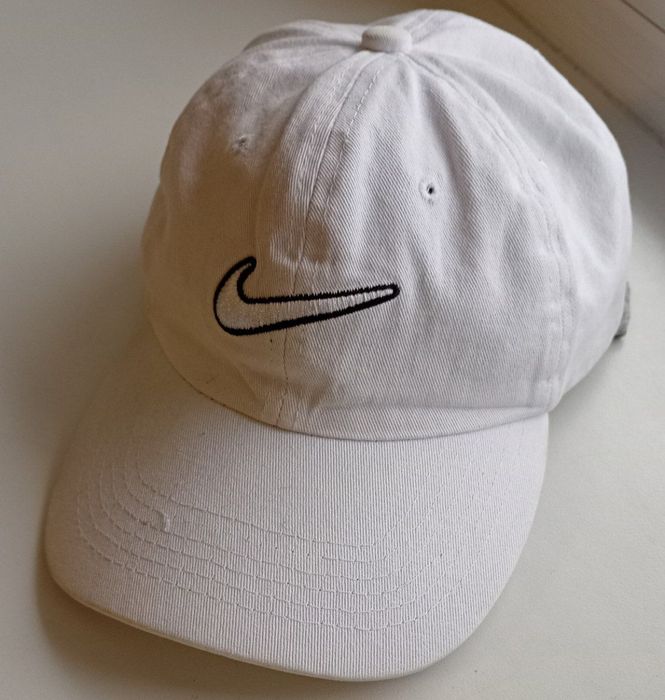 Кепки Найк белые