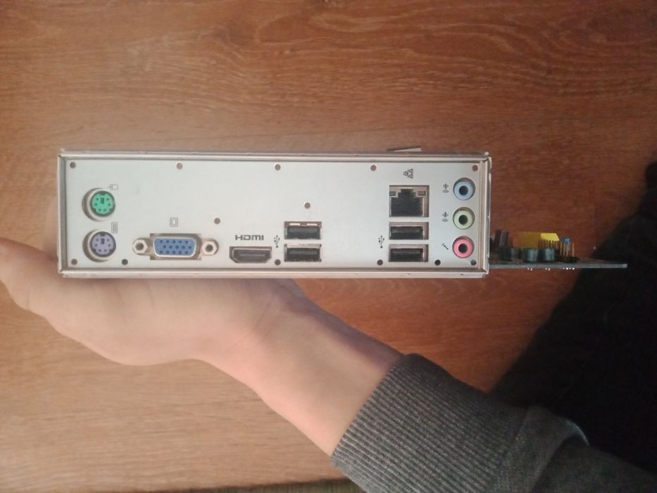 Материнская плата