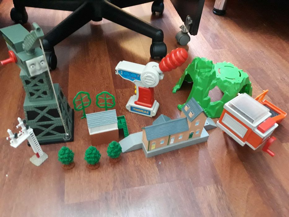 Trenulete Thomas + sine - 177 piese - livrare personala in Brasov