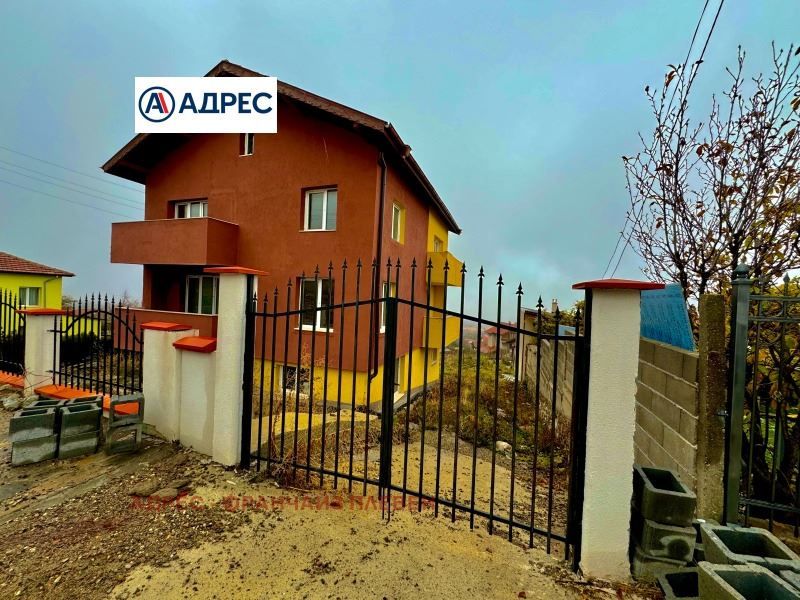 Продава се Къща в с. Челопек, Област Враца - 300 кв.м за 570 €/кв.м - Снимка #1