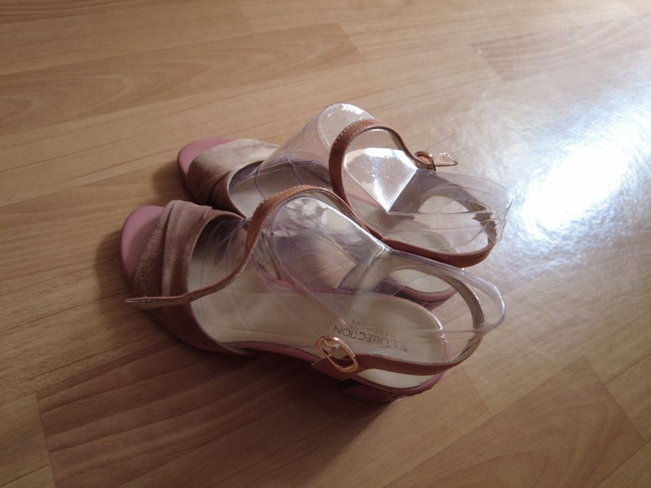 Босоножки женские