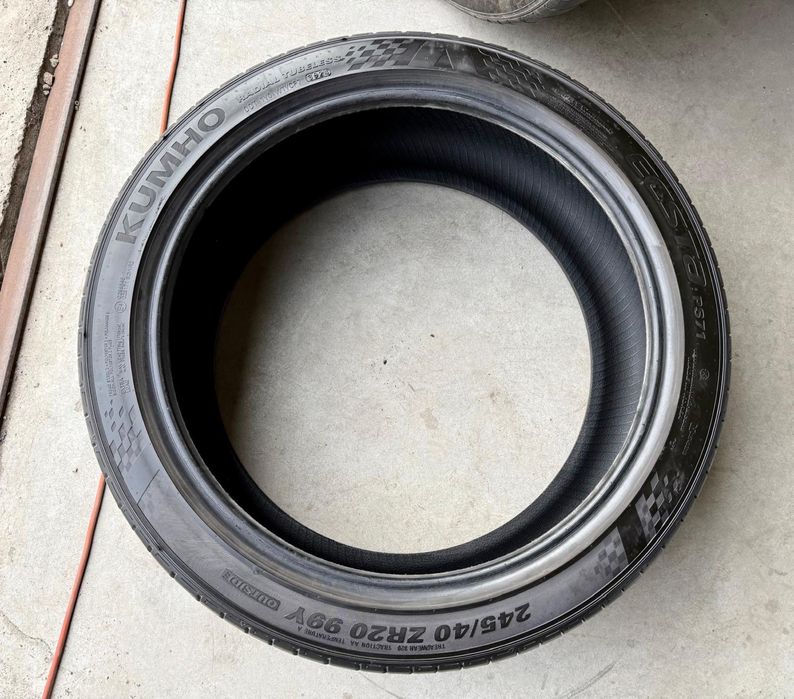 Anvelope vara 245.40.ZR20’ Kumho