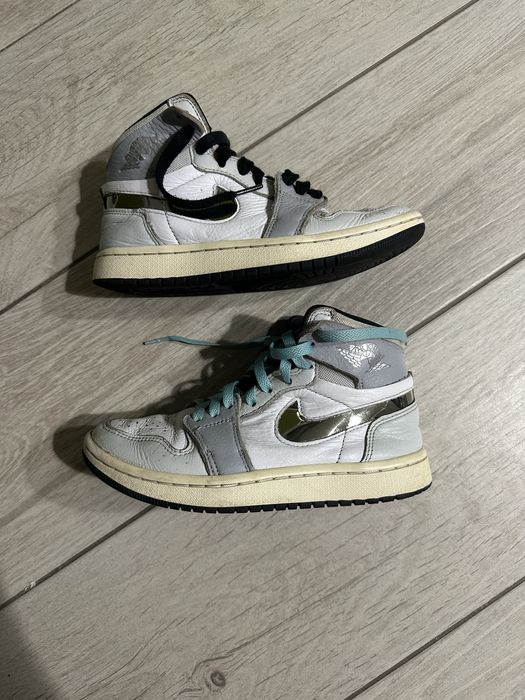 Adidasi Nike.