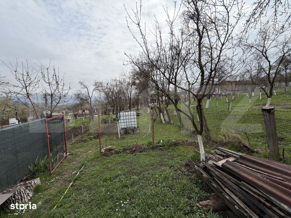 Casa cu 3 camere in suprafata de 80 mp si un teren de 2000 mp