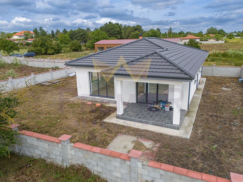 Къща в Добрич, област-с.Соколово площ 131 цена 175000