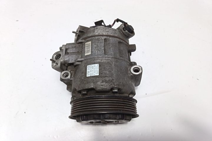 Compresor AC 6Q0820803D Volkswagen VW Polo a 4-a generatie 9N seria