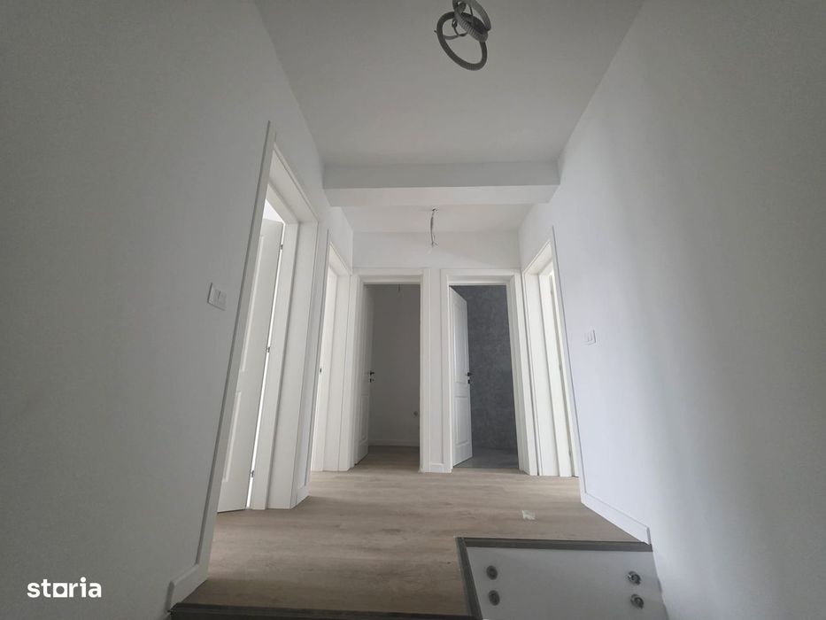 Apartament 4 camere dispus pe 2 niveluri