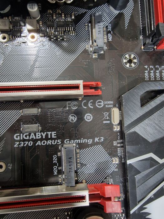 Gigabyte Z370 AORUS Gaming K3 + Intel i5-8400