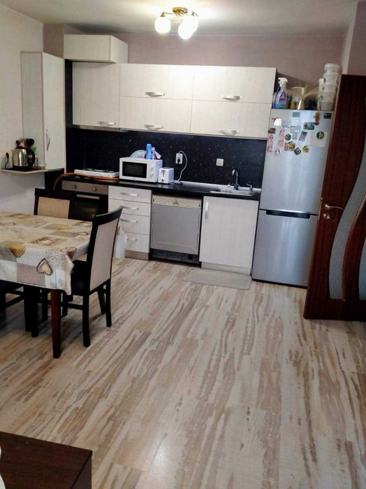 Продава се Тристаен апартамент в Пловдив, Южен - 90 кв.м за 1356 €/кв.м - Снимка #1