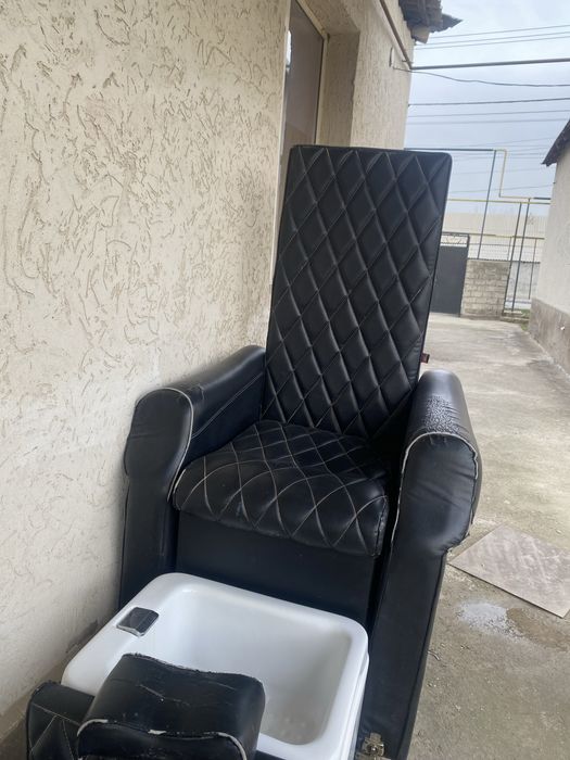 Педикюрный кресло с ножкой