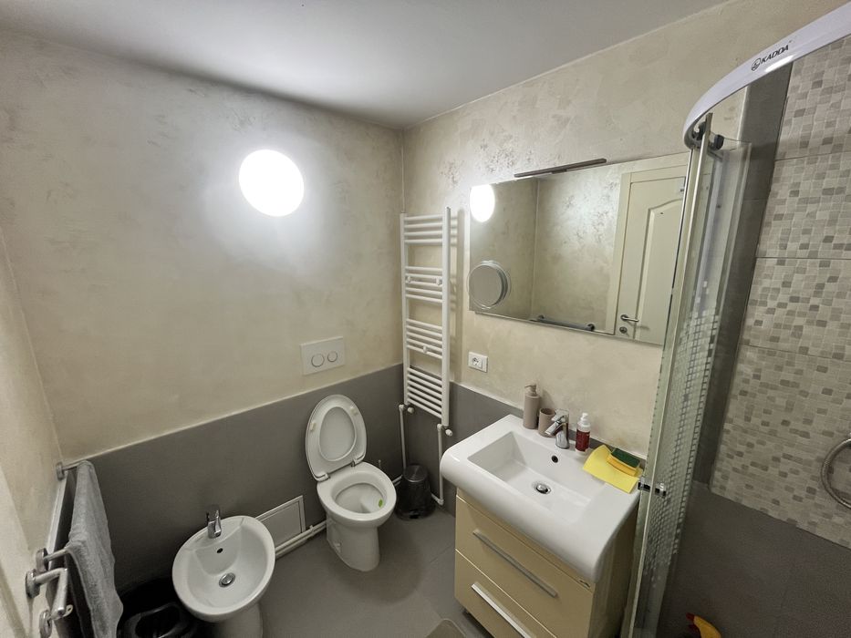 Inchiriez garsoniera