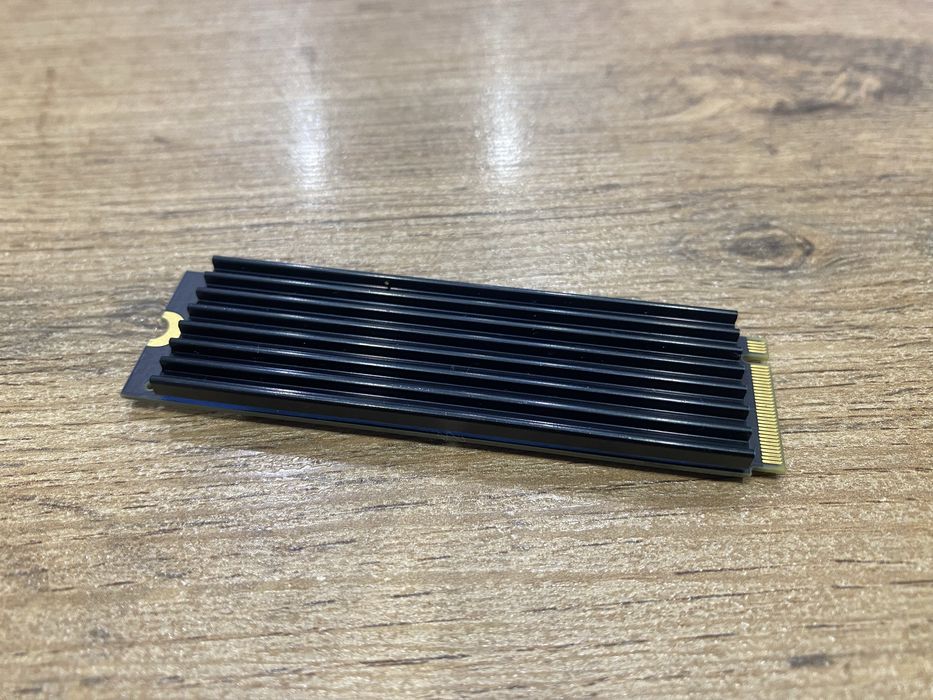 Kingston fury SSD M2 на 1TB