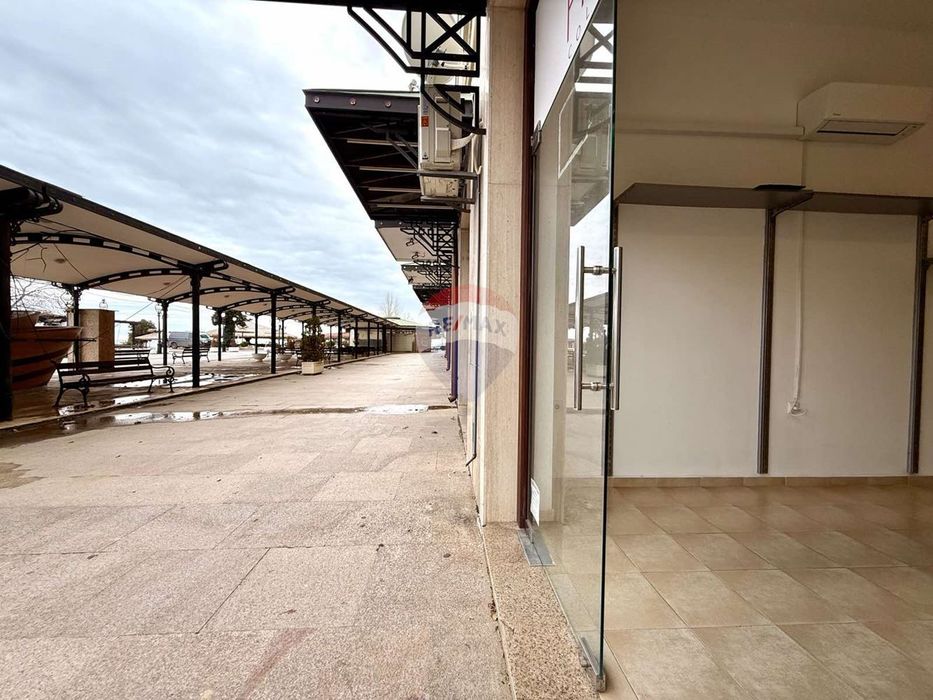 Продава се Магазин в к.к. Златни пясъци - 78 кв.м за 1550 €/кв.м - Снимка #1