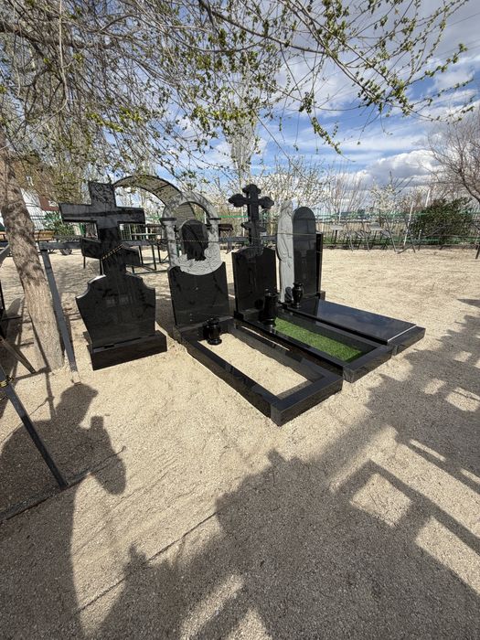 Памятник Установка мазарных плит