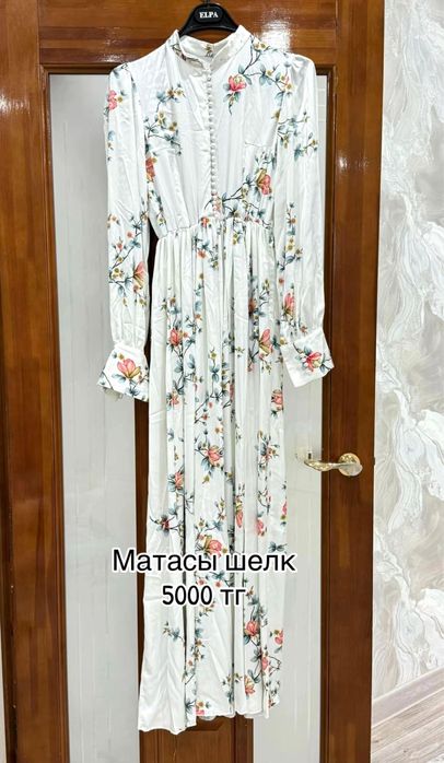 Платья ручеой работы.