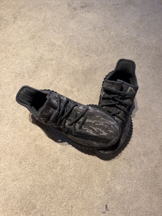 Yeezy 350 Dark salt