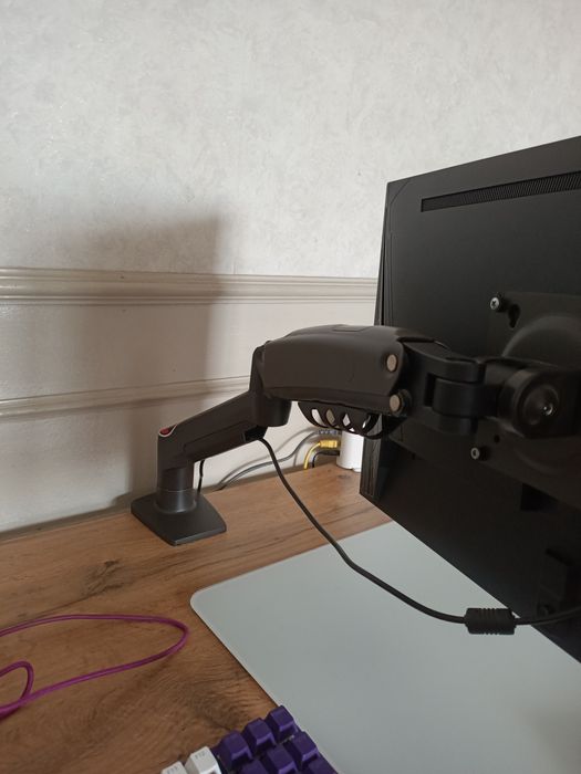 продаётся игровой монитор