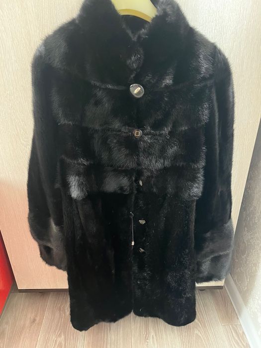 Продаётся норковая шуба