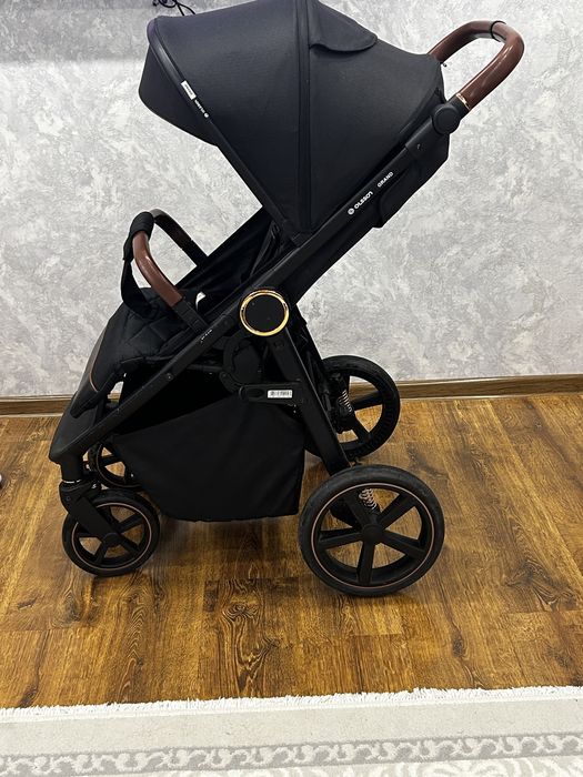 Продам прогулочную коляску Ollson